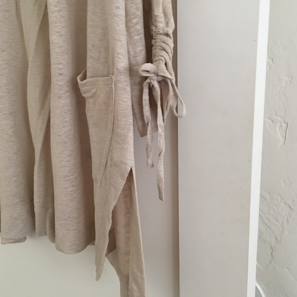 Linen drape-front Cardigan - Picture 2 of 3